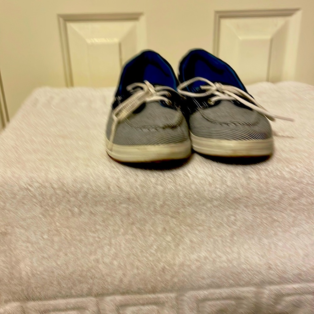 Keds tennis shoes. Navy and white